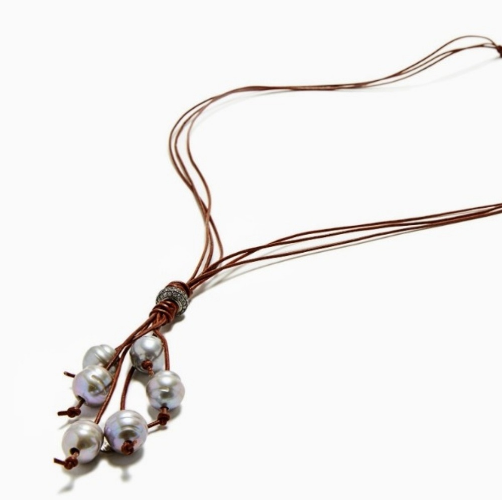 Leather Necklace with Grey Pearl cluster